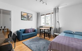 Warsaw Central Apartment Zlota